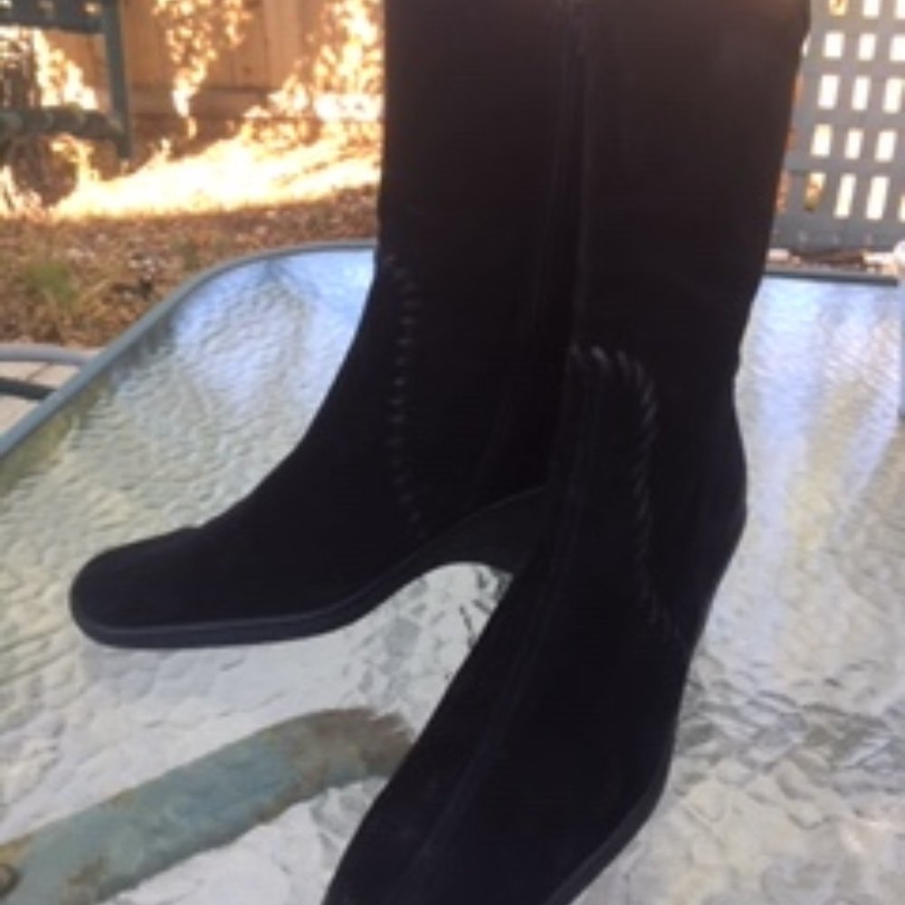 AQUATALIA BLACK SUEDE WEDGE BOOTS